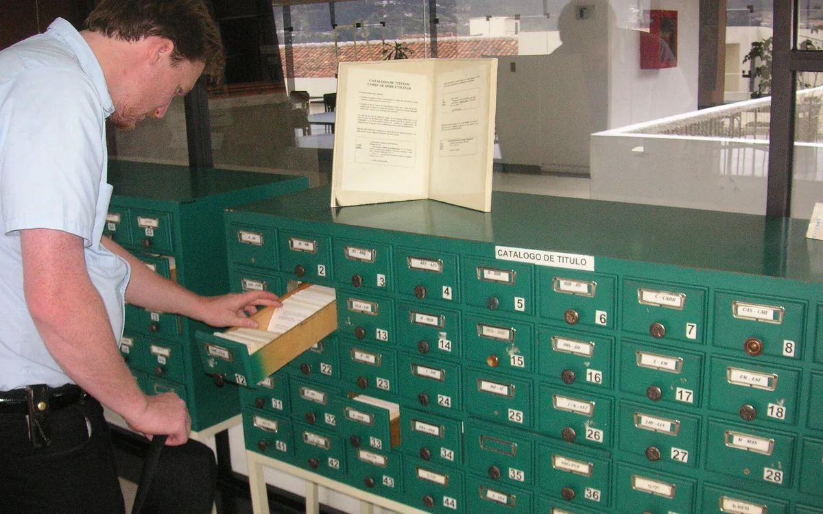 The Evolution of Web Service Discovery: From XRDS to WebFinger